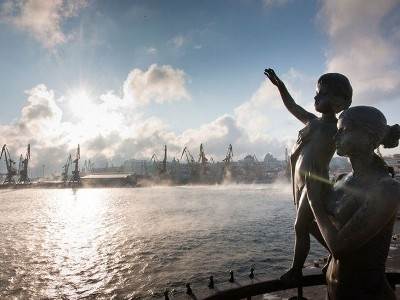 В Одессе женщину смыло в море во время прогулки