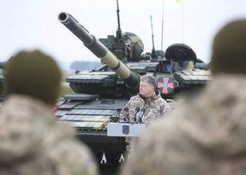 Порошенко передал ВС Украины более 150 единиц техники