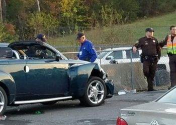 В США мужчина на автомобиле въехал в толпу и сбил 22 человека