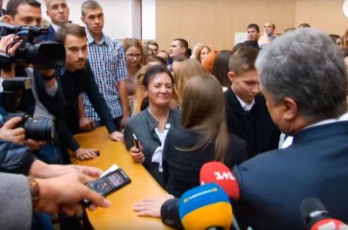 тудента, который задал «неудобный» вопрос президенту, отчислят из университета