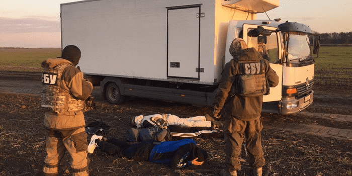 Трое украинцев не довезли в Россию контрабандное мясо