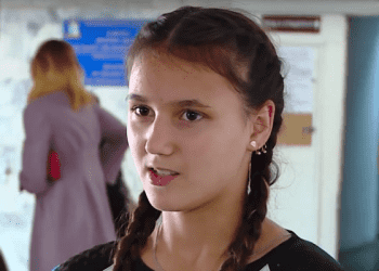 В Запорожье избили школьницу, в сеть выложили видео