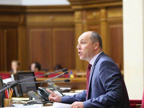 ВР вдвое увеличила зарплаты депутатов