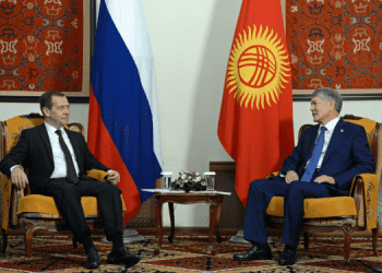 Медведев передал привет от Путина президенту Киргизии