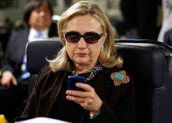 В ФБР считают компромат на Хиллари Клинтон поддельным