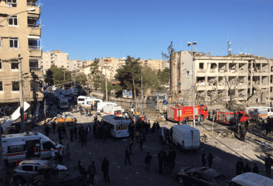 Стало известно, кто совершил теракт возле полицейского департамента в Турции