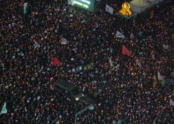 Граждане Южной Кореи требуют отставки президента