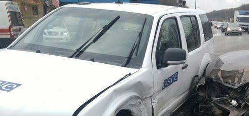 Машина ОБСЕ попала в ДТП