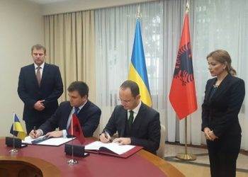 СМИ: Украина и Албания договорились об отмене виз