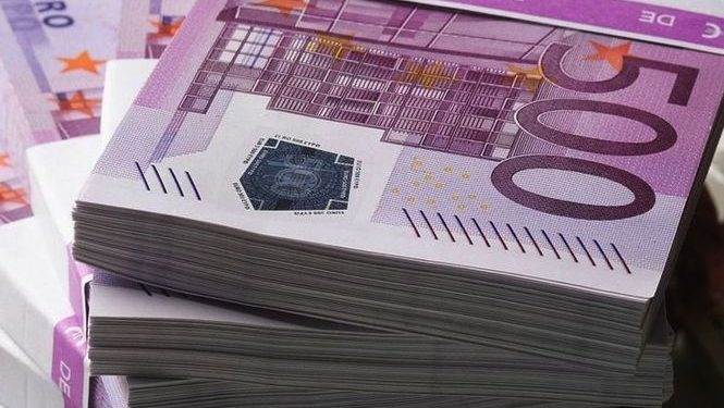 В Болгарии со дна озера достали фальшивые евро