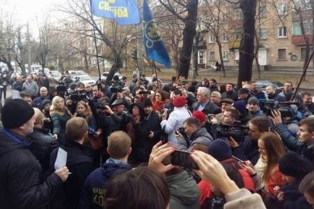 В Черкассах активисты штурмом захватили помещение областной полиции