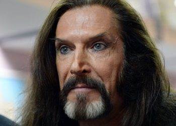 Джигурда подрался c адвокатом супруги у здания суда в Подмосковье