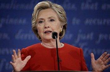 Новый соцопрос: Клинтон снова обогнала Трампа