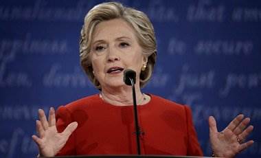 Новый соцопрос: Клинтон снова обогнала Трампа