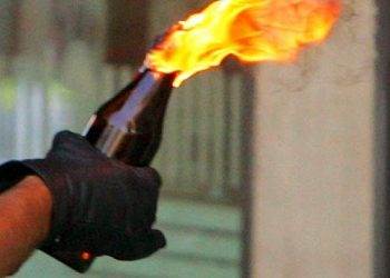 В Одесской области во двор депутата бросили "коктейль Молотова"