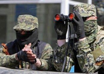 В Луганской области машина с полицейскими попала под обстрел