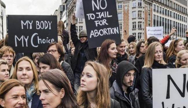 В Польше женщинам предложили денежную компенсацию за изнасилование