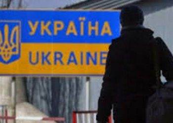 Граждан Украины массово снимают с рейсов Евросоюза