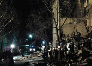 В РФ взорвался жилой дом, погибла семья