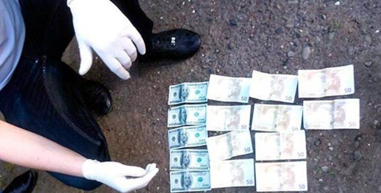 В Черновицкой области на взятке был задержан полковник полиции