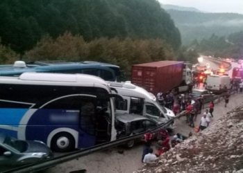 В Турции столкнулись более 30 автомобилей