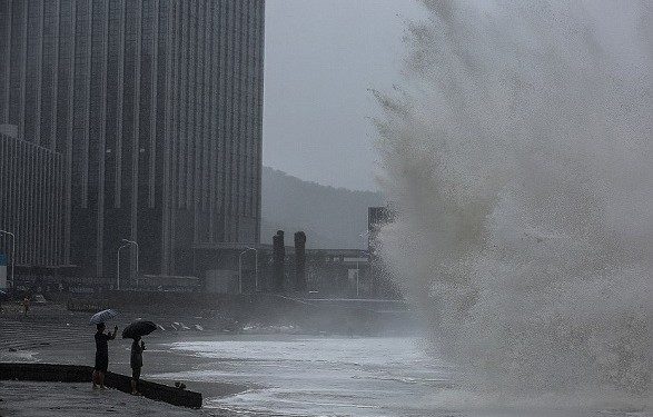 Тайфун "Мангхут" накрив Філіппіни
