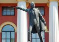 пам'ятник Суворову